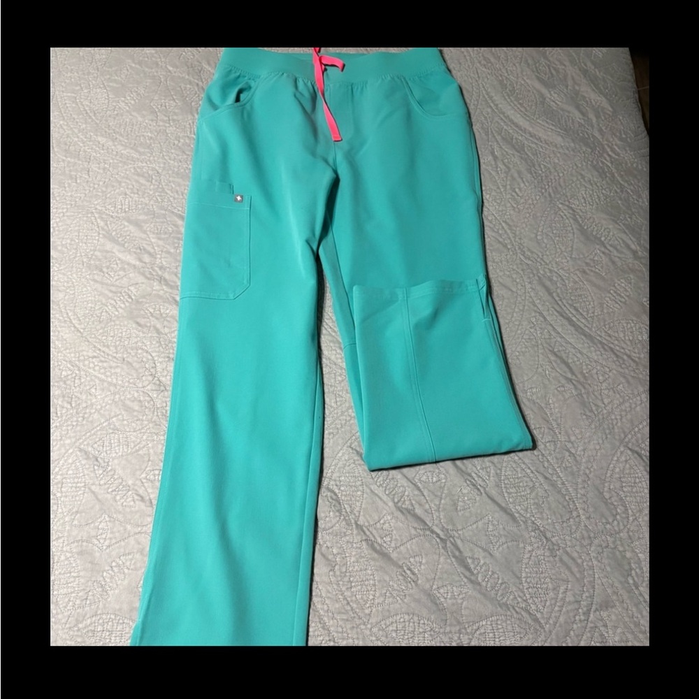 Figs Kade cargo pants size medium. Washed once but never worn. Surgical green